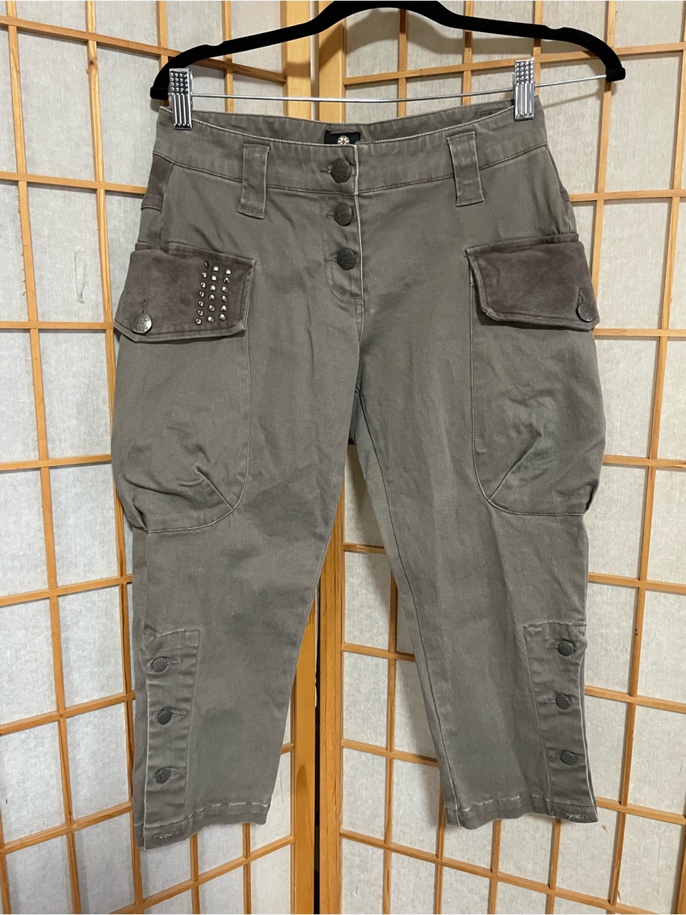Y2K Guru Jeans Italy 1999 Multi-Button Cropped Cargo Pants